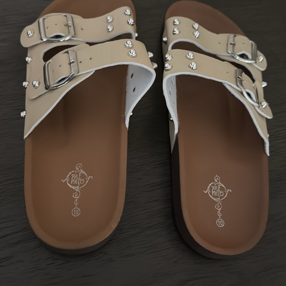Sole Mates Women's Cream Studded 2 Bluckle Sandals Women's Sz 10 NWOT - Picture 6 of 9